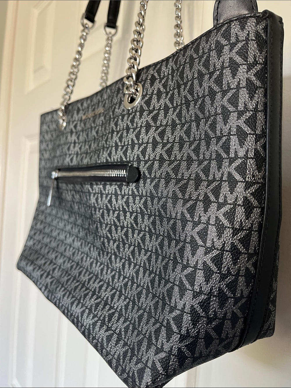 Michael Kors Black/Gray Signature Logo Tote with Chain-Strap excellent condition - Picture 3 of 16